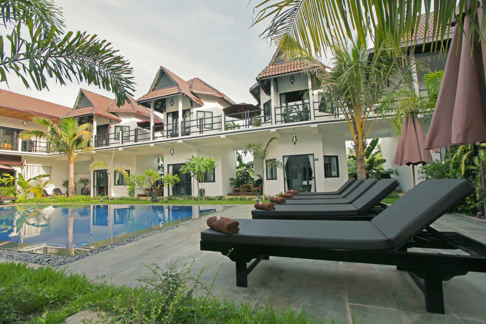 S.R Sofia Villa Hotel เสียมราฐ ภายนอก รูปภาพ