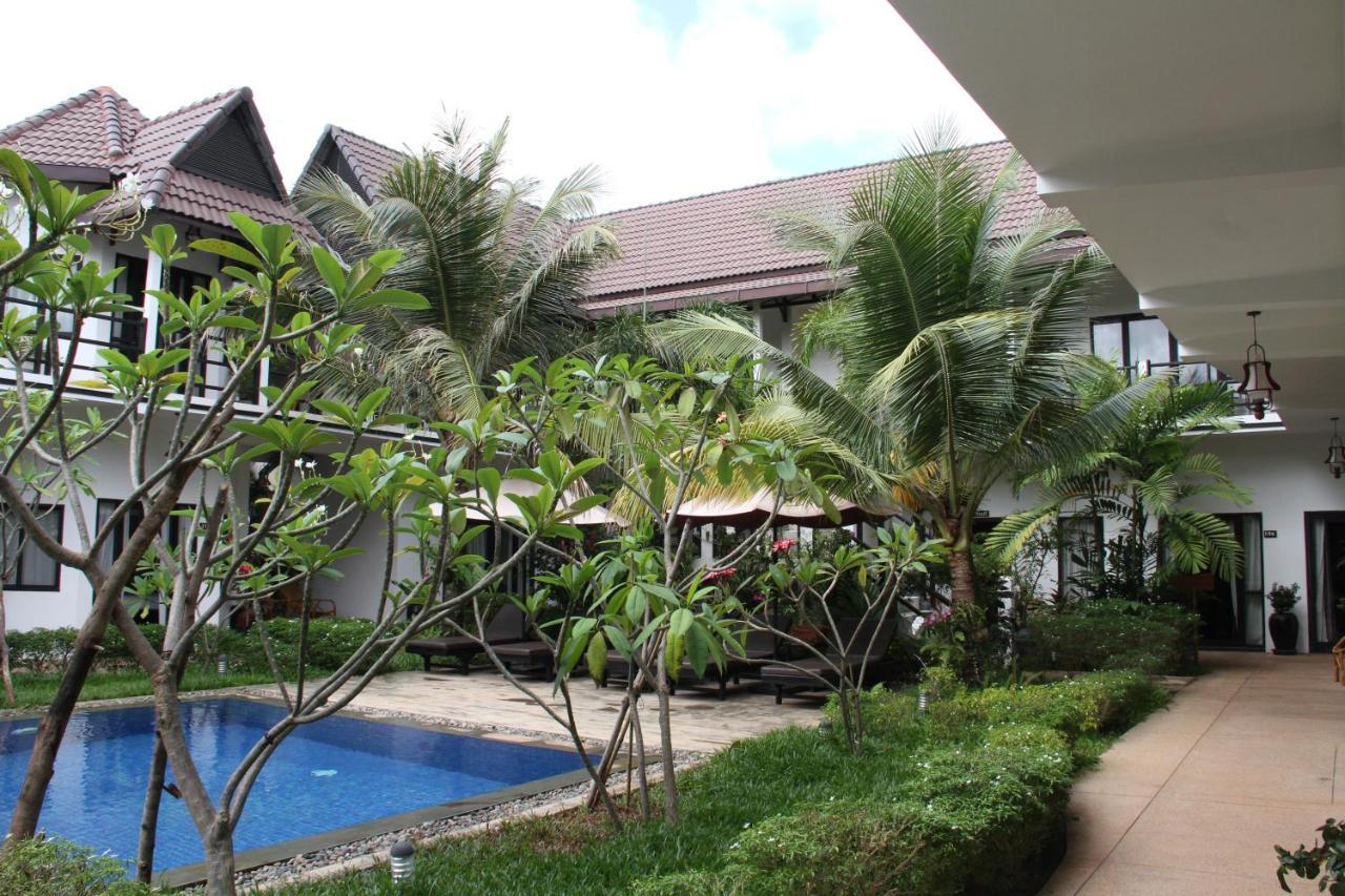 S.R Sofia Villa Hotel เสียมราฐ ภายนอก รูปภาพ