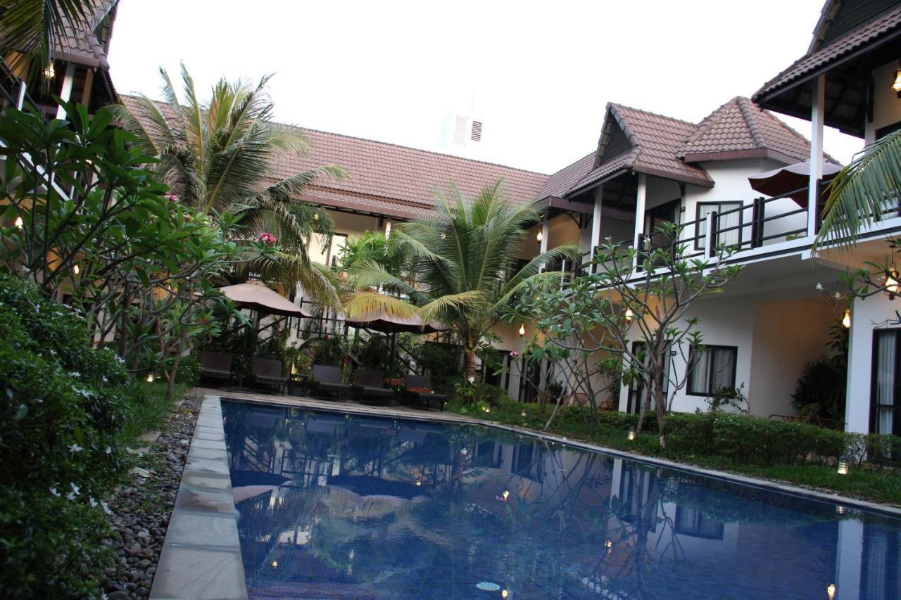 S.R Sofia Villa Hotel เสียมราฐ ภายนอก รูปภาพ